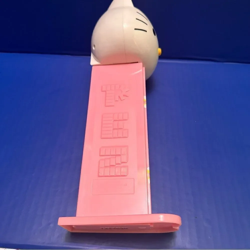 Hello Kitty Collectible Candy Pez Dispenser